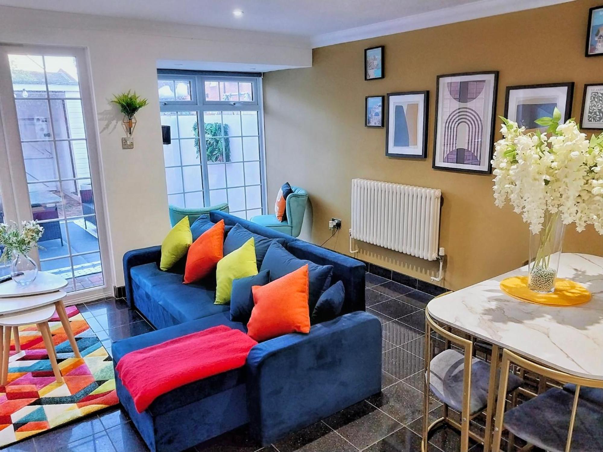 Charming 3-Bedroom House With Garden In Portsmouth, Close Parking, Train Station & Gunwharf 外观 照片