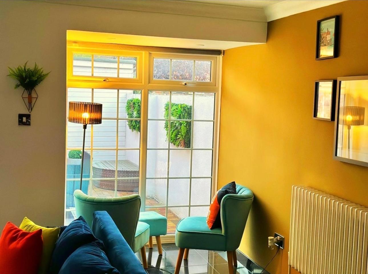 Charming 3-Bedroom House With Garden In Portsmouth, Close Parking, Train Station & Gunwharf 外观 照片