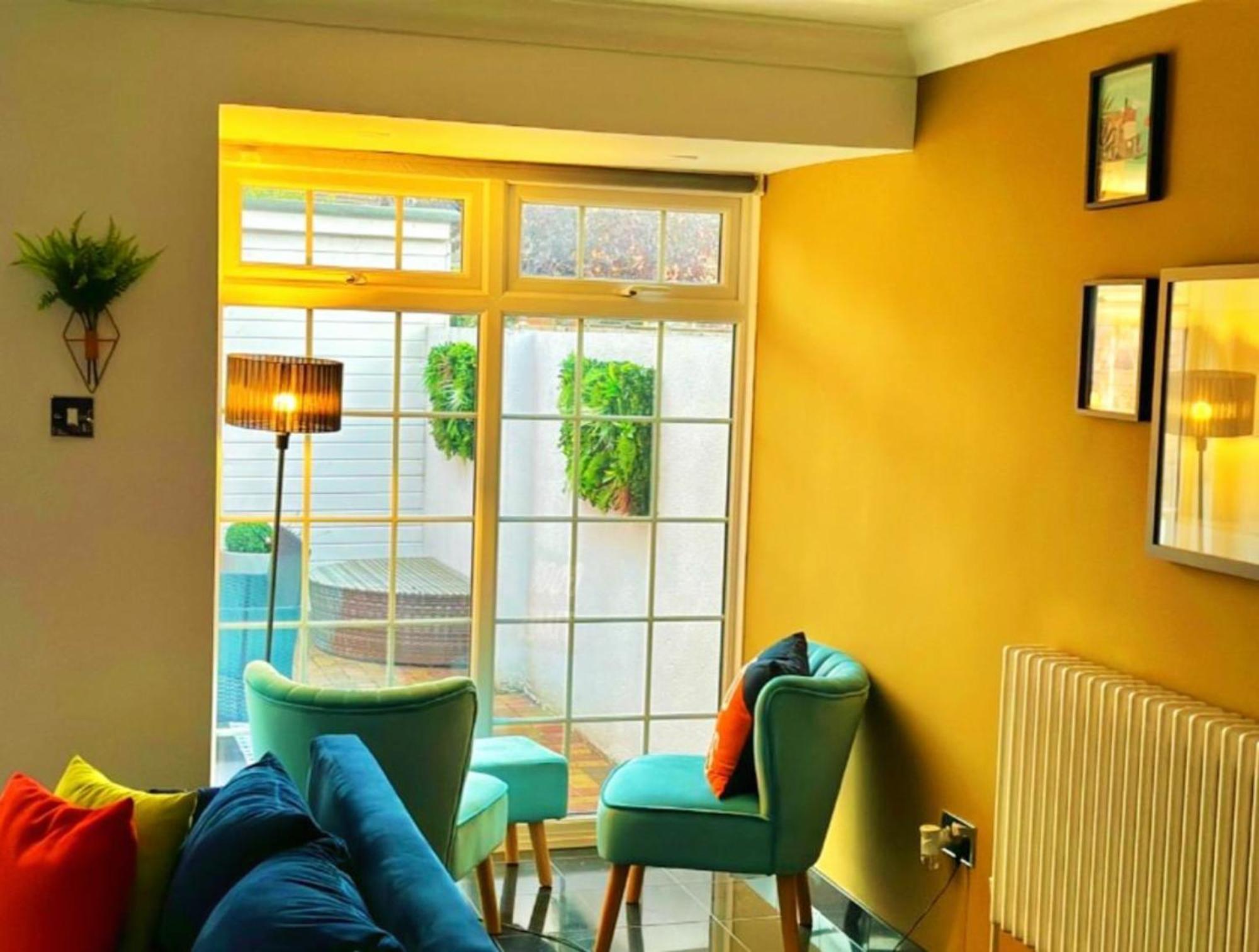 Charming 3-Bedroom House With Garden In Portsmouth, Close Parking, Train Station & Gunwharf 外观 照片